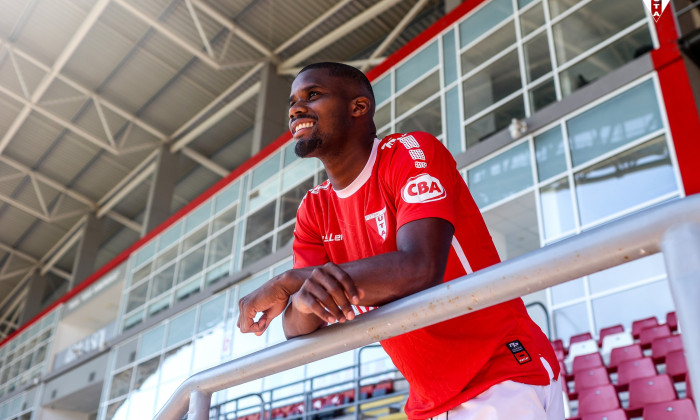 NGY5OWY4N2I3ZGI1NGQ1NTI4MmRhYTFiNWU3MmM1MDk=.thumb