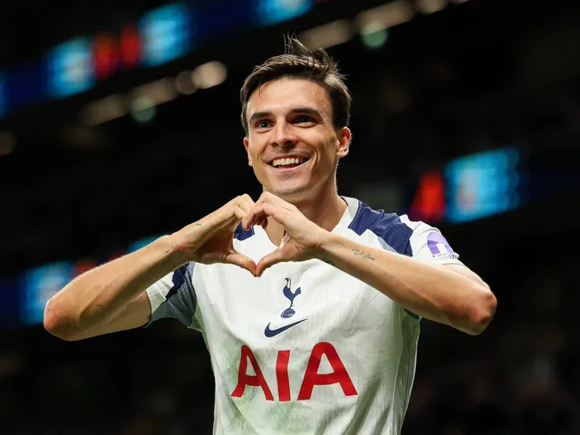 https___sportsmole-media-prod.s3.gra.io.cloud.ovh.net_uploads_2025_09_joao-palhinha-of-tottenham-hotspur-celebrates-scoring-in-the-efl-cup-on-september-24-2025-68d44eb05c3f6634508651